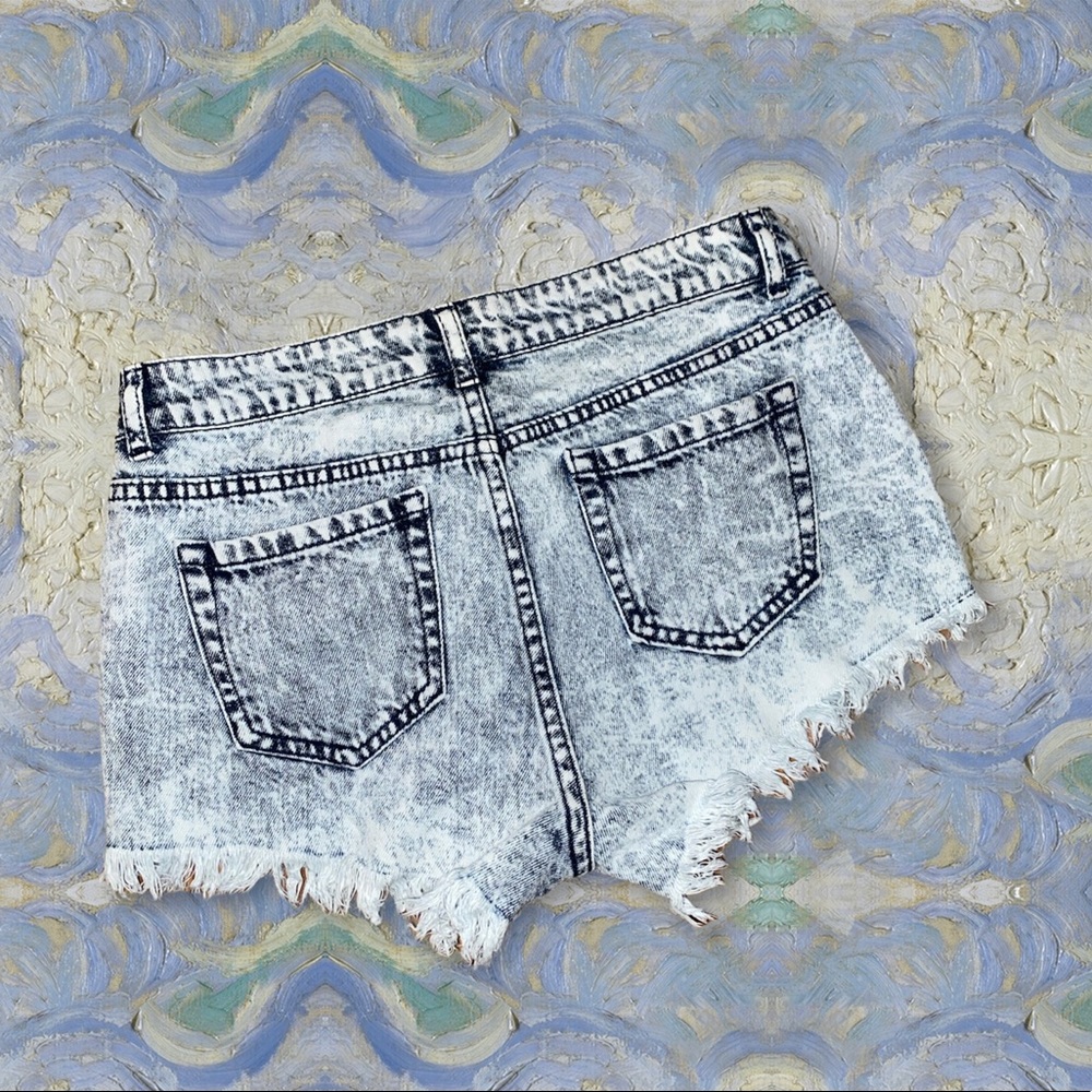 Blue spice acid wash denim distressed cut off shorts size 3 - Picture 2 of 3